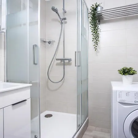 Apartman Modern In The Heart Of 1 , Steps From Main Station And Old Town