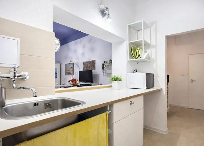 Modern In The Heart Of 1 , Steps From Main Station And Old Town *