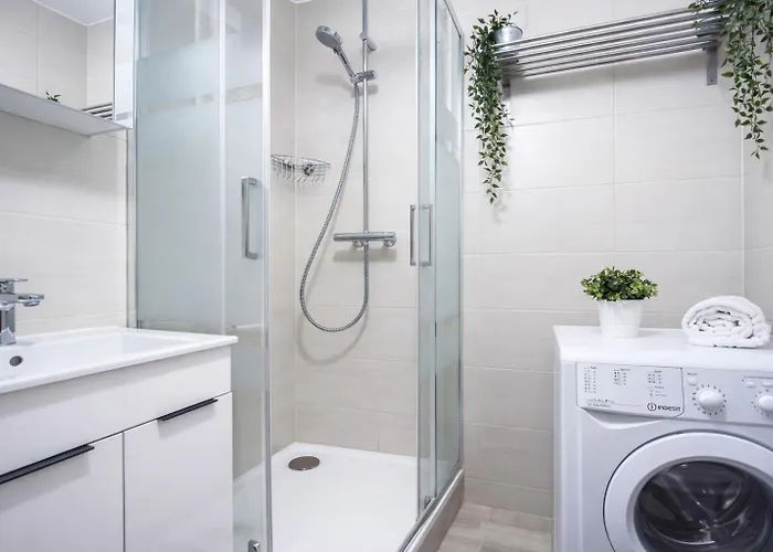 Lejlighed Modern In The Heart Of 1 , Steps From Main Station And Old Town